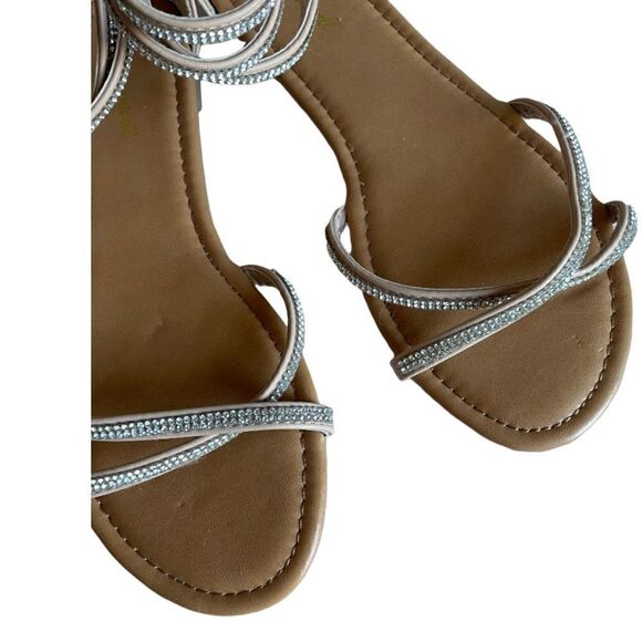 New Flat Sandals with Sparkle! Size 8 - Picture 3 of 5